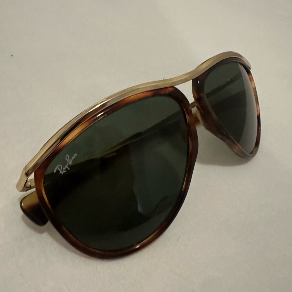 Ray-Ban Tortoise Aviator Sunglasses